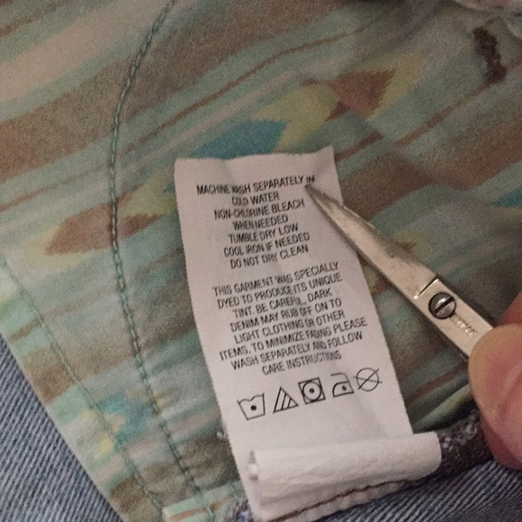 Roxy lace edge low rise jean shorts size 1 - Picture 10 of 12